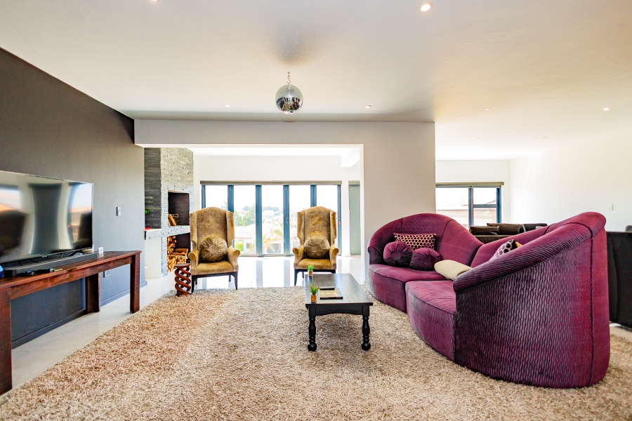 4 Bedroom Property for Sale in Oude Westhof Western Cape